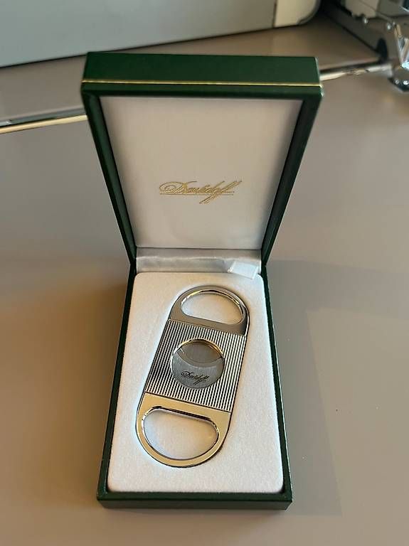 Davidoff Sigari: Davidoff Zigarrenschneider mit Originalbox – Usato da Meilen venduto da cpb87