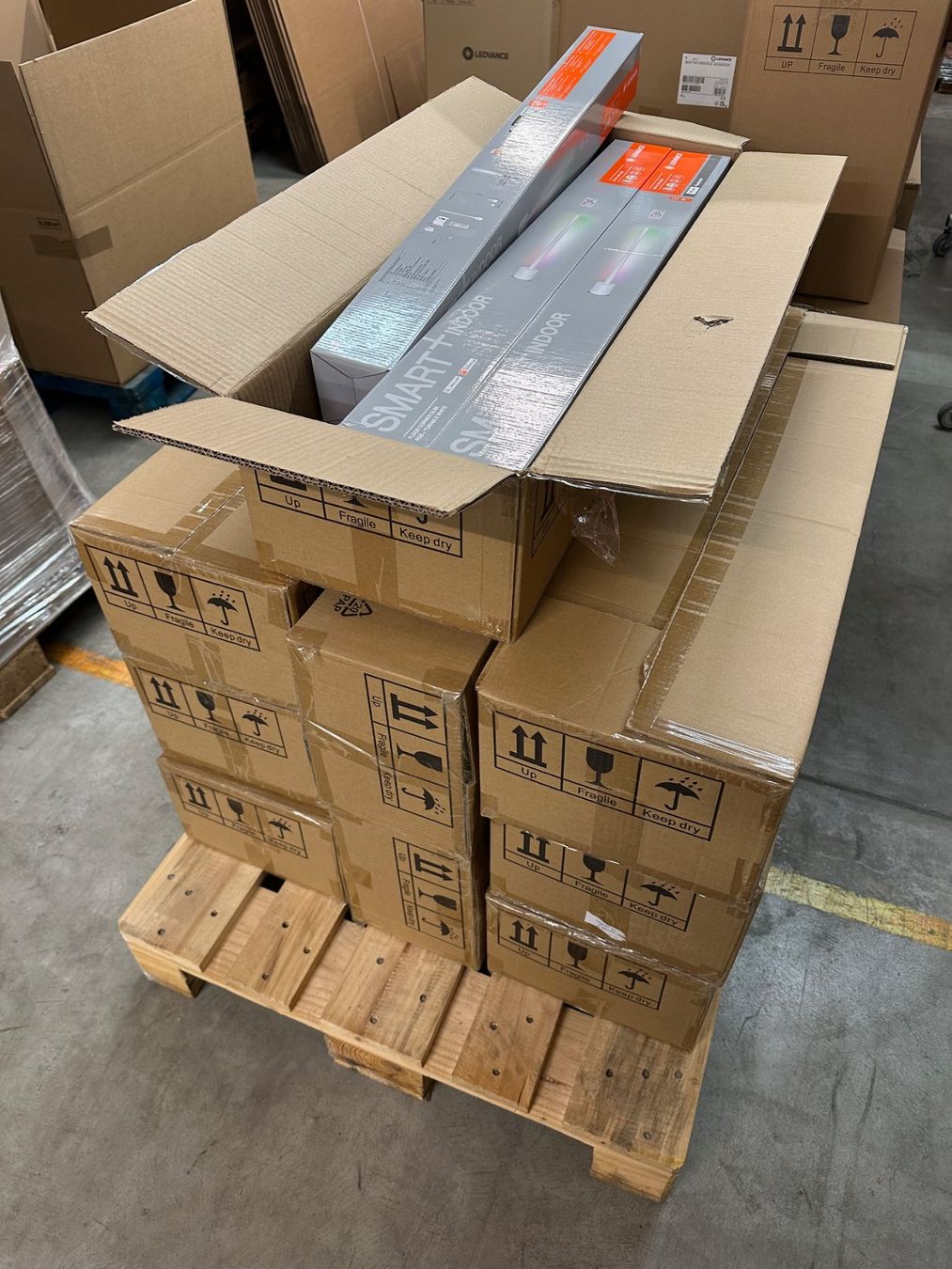 Lampade: Neu und Originalverpackte LED Leuchten - Ledvance – Nuovo e nell'imballaggio originale da Unterentfelden venduto da amo_lwg9 4