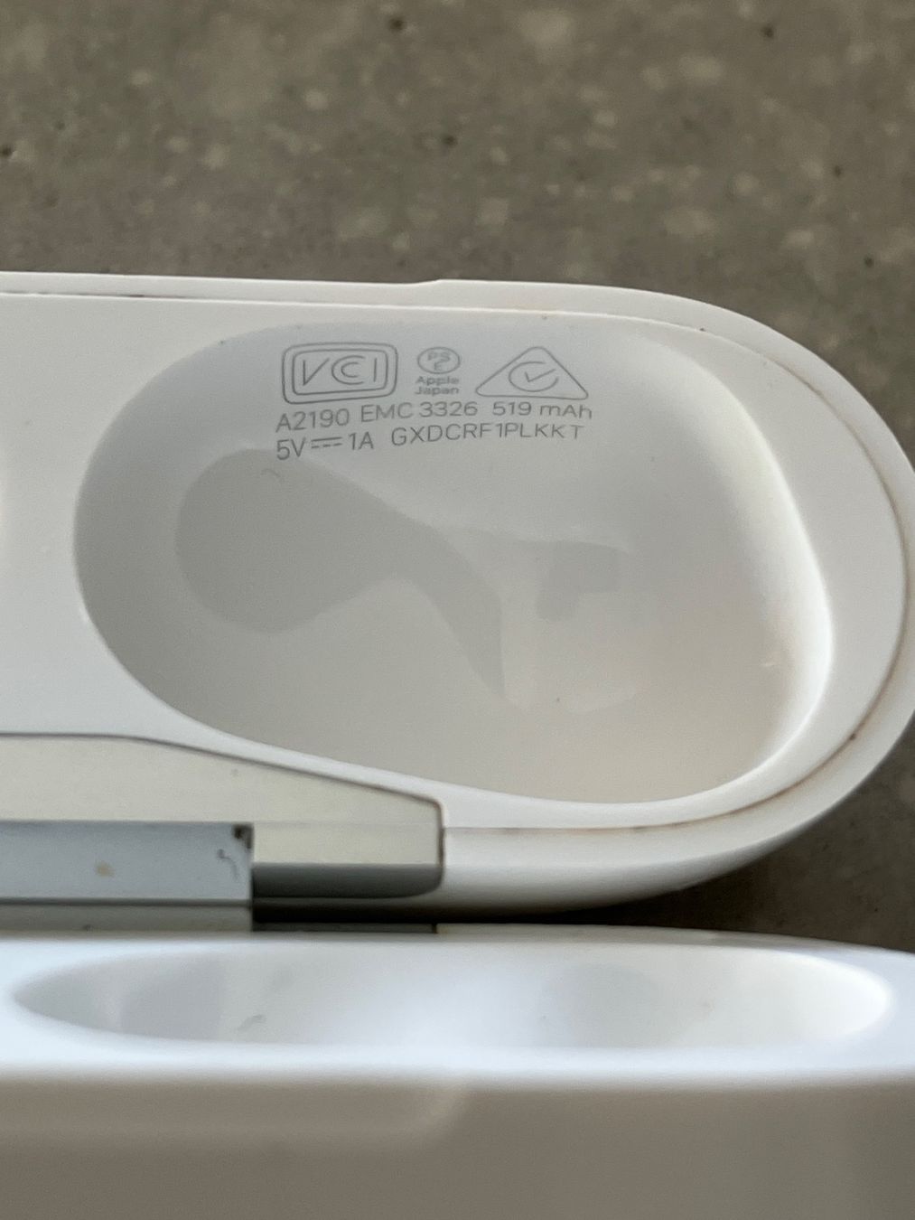 Apple Kopfhörer: Apple AirPods Pro 1 Charging Case – Gebraucht aus Lausanne von mr.v 4