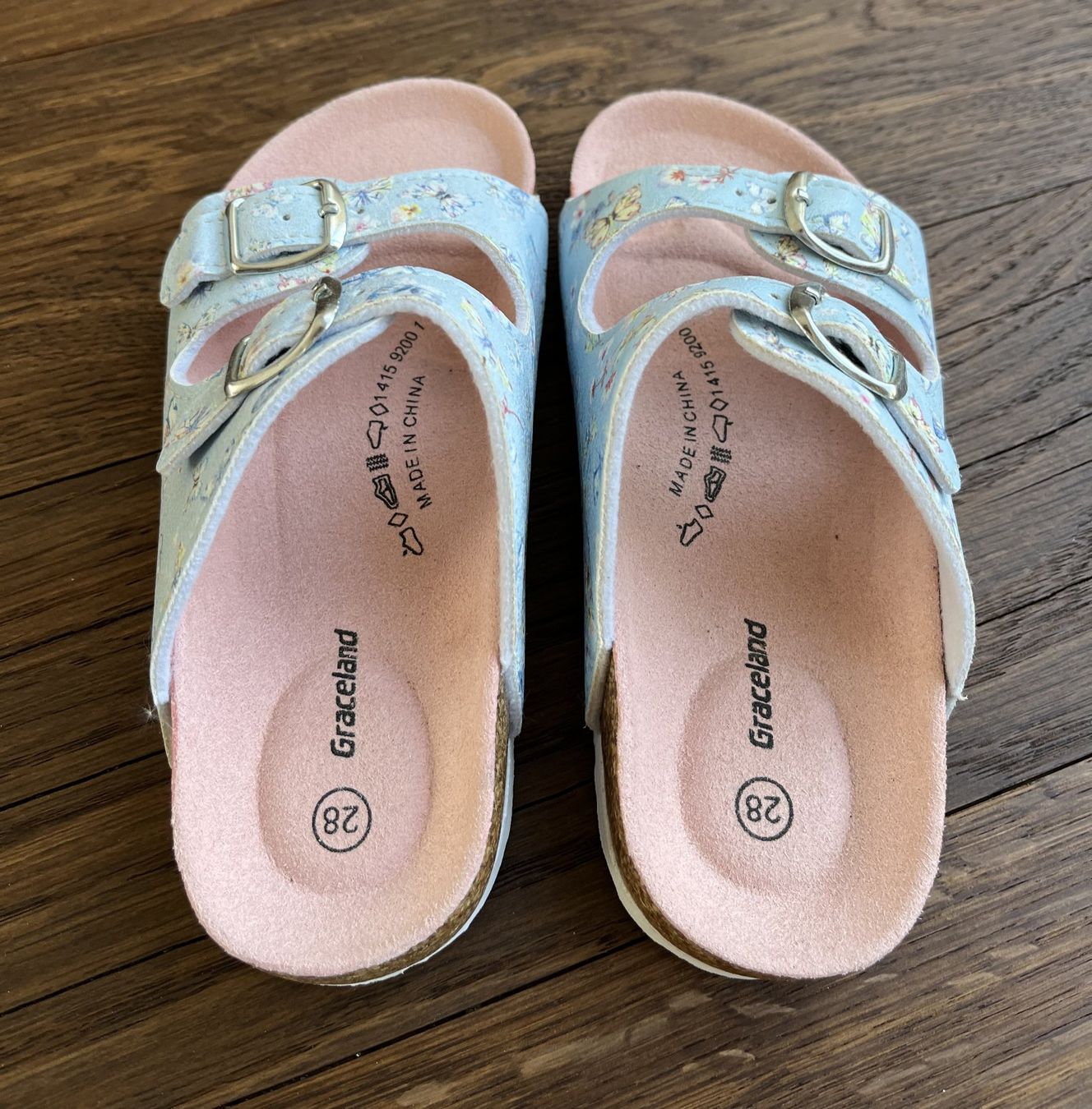 Graceland Schuhe für Mädchen: Sandalen Pantoletten Gr. 28 Mädchen Schuhe – Gebraucht aus Affoltern am Albis von Blackrhythm 4