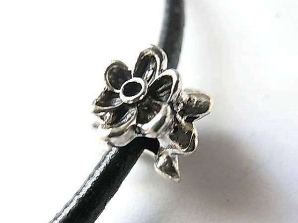 Perle (finte): Metallperle   Blume geschwärzt – Nuovo (secondo la descrizione) da Alpnachstad venduto da perlengaby