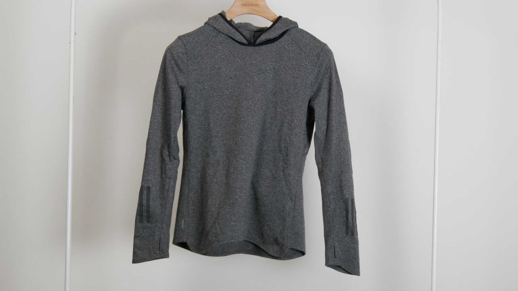 Adidas Maglioni & Felpe: Adidas Energy Running Hoodie Sweatshirt Pullover grau – Nuovo (secondo la descrizione) da Zürich venduto da julia_vina