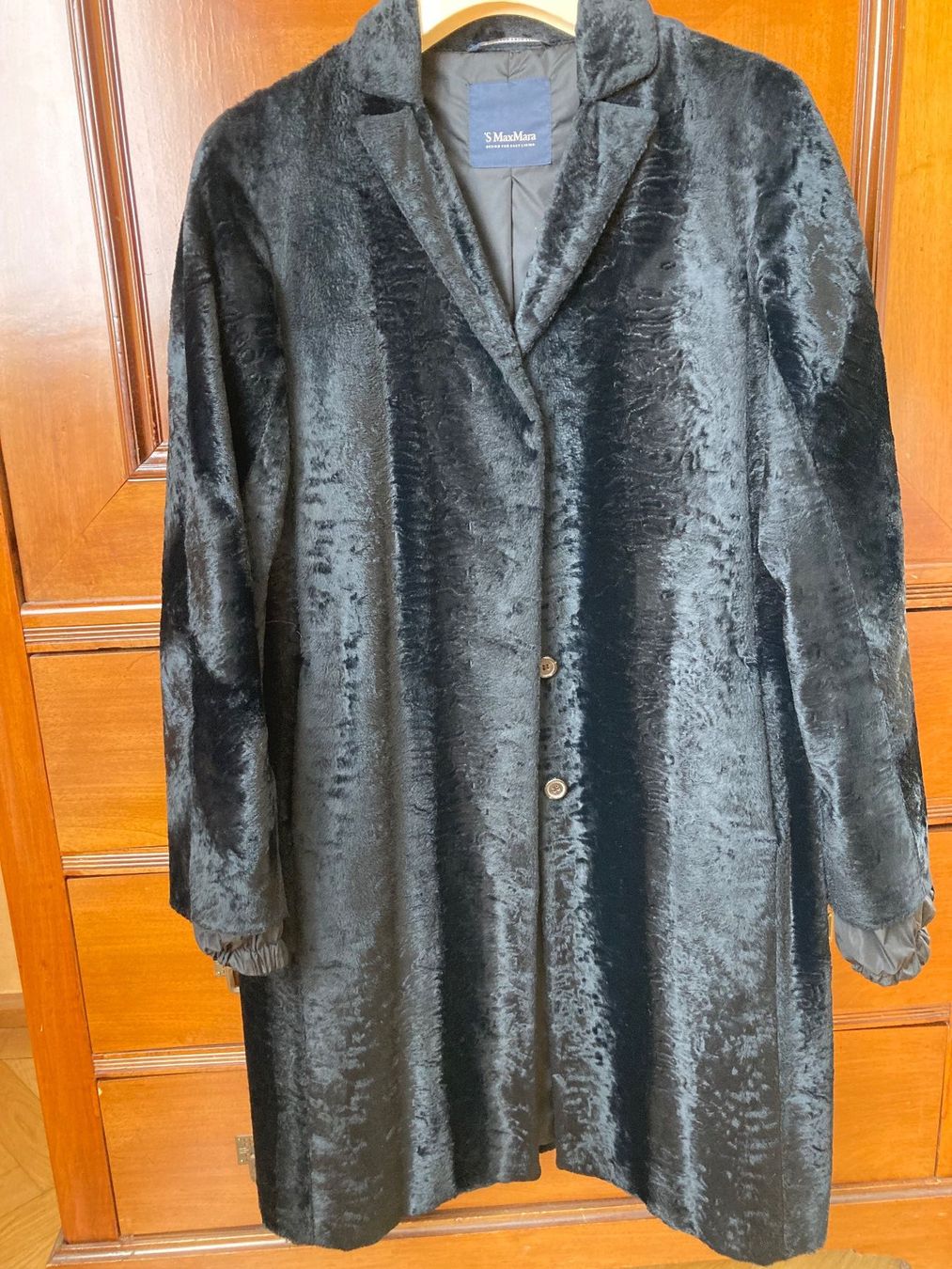 Max Mara Cappotti: S' Max Mara Faux Fur Mantel – Usato da Manno venduto da tin_2vgz