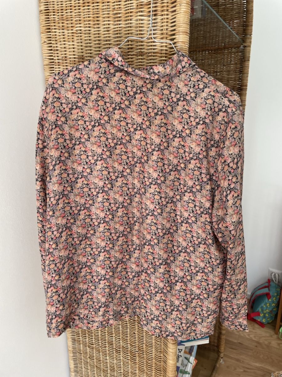 Camicette: Floral Blouse - Women's Size Medium – Usato da Zürich venduto da j.peter22 1