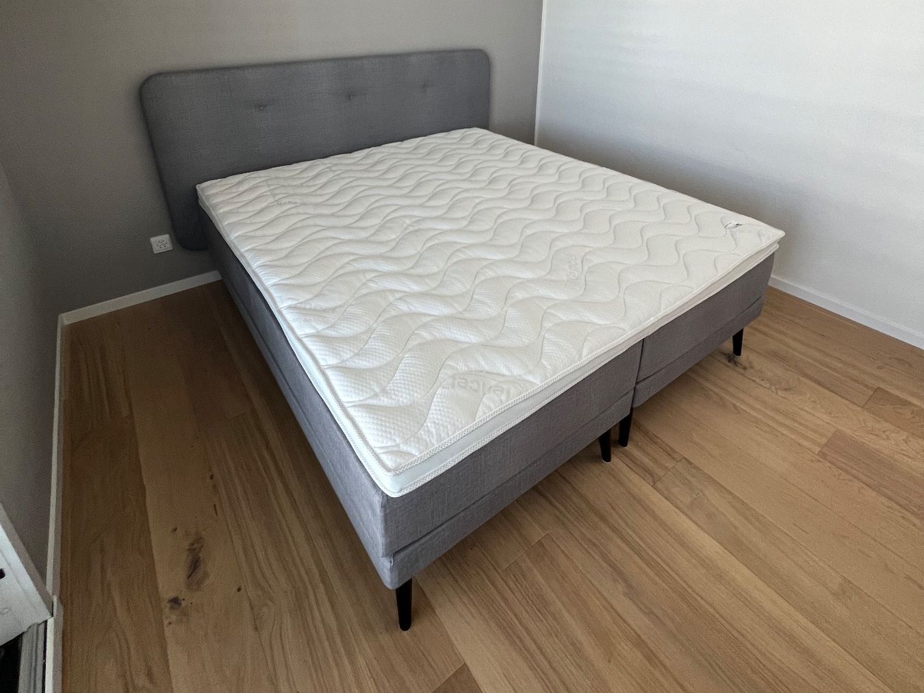 Betten: Neuwertiges Premium Boxspringbett 180x200 – Neu (gemäss Beschreibung) aus Volketswil von xenia19986a 2
