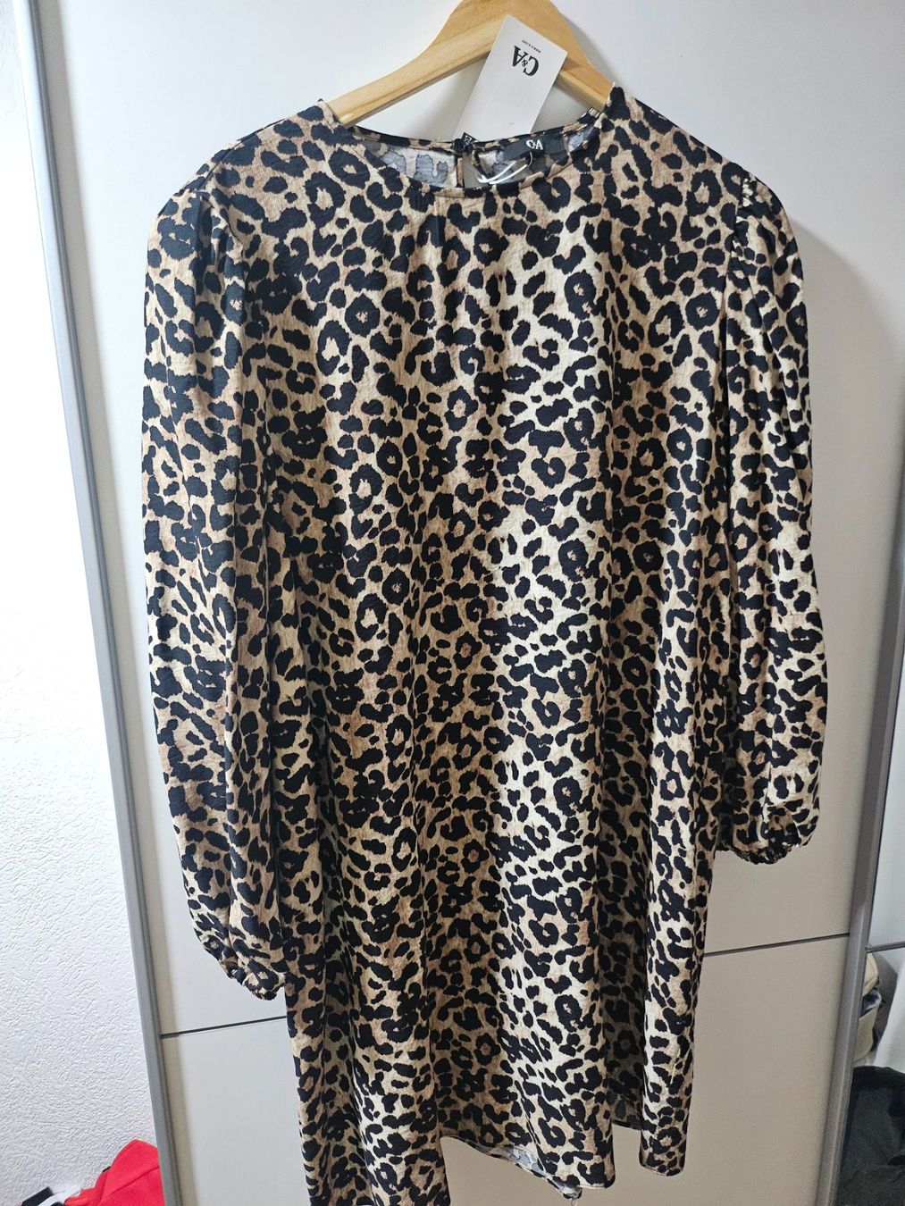 C&A Kleider: Mini Kleid im Leo Print gr 46 von C&A – Neu und originalverpackt aus Zermatt von ancise