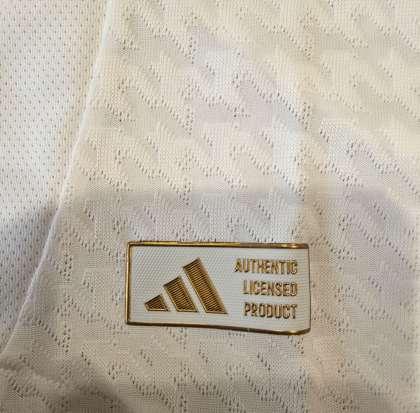 Adidas Canottiere & Pantaloni: Real Madrid adidas Herren Trikot, gr. M, neu, Gratisversand – Nuovo e nell'imballaggio originale da Lostorf venduto da Montymonk 2