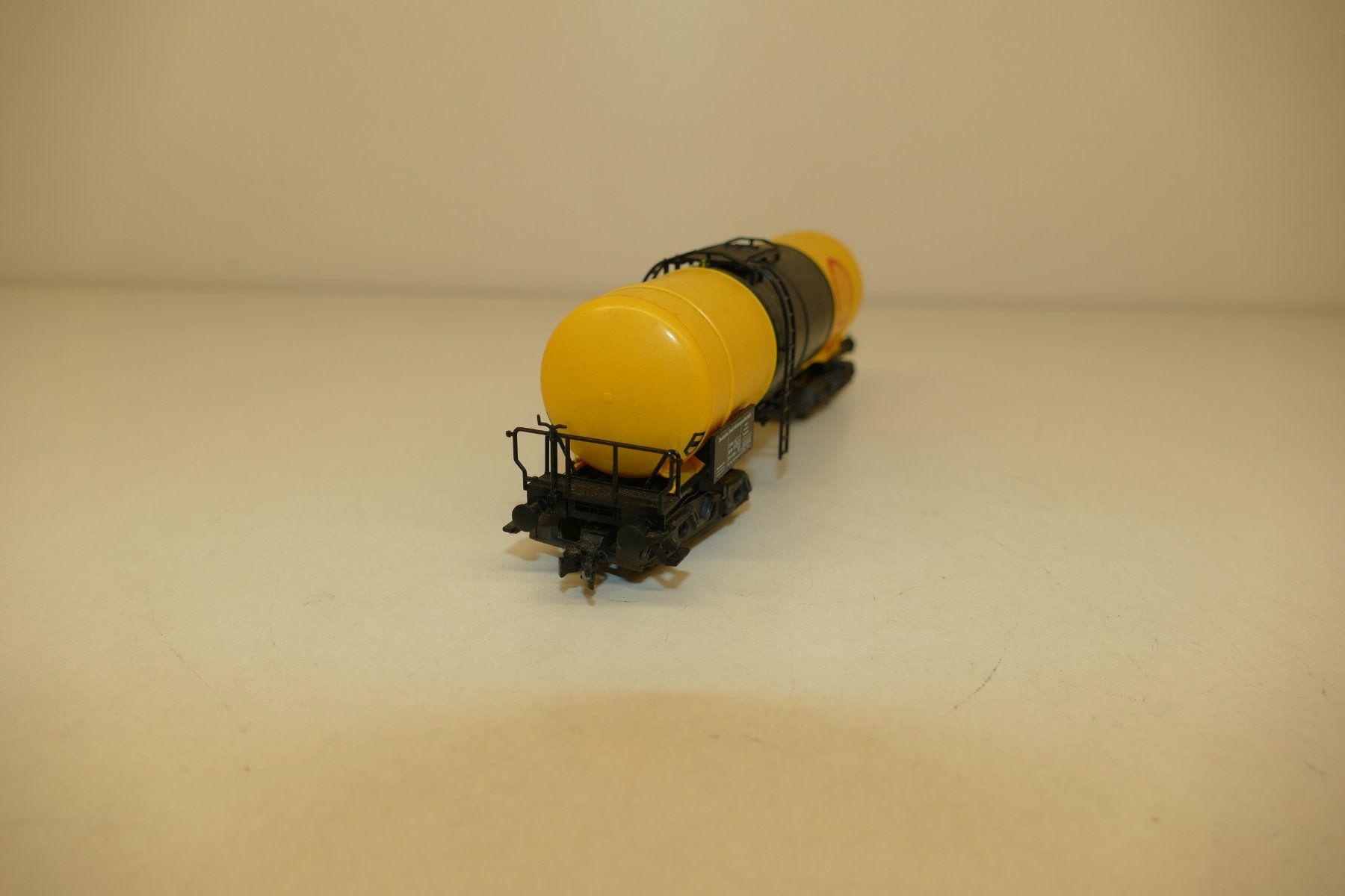 Fleischmann Modellini di ferrovie: Fleischmann H0: DB Kesselwagen Shell – Usato da Niederhasli venduto da rail-duerst 2