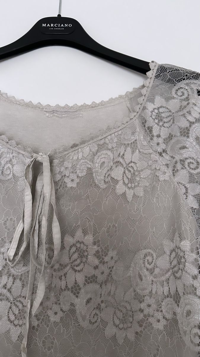 Camicette: Edles Spitzen-Top mit Glockenärmeln, grau, Grösse M-L – Nuovo e nell'imballaggio originale da unterentfelden venduto da leyla08 1