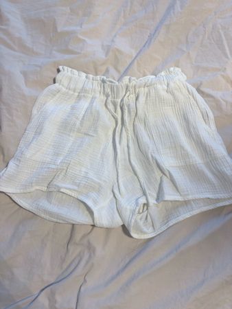 Damen Shorts aus Musselin weiss mit Gummizug neuwertig