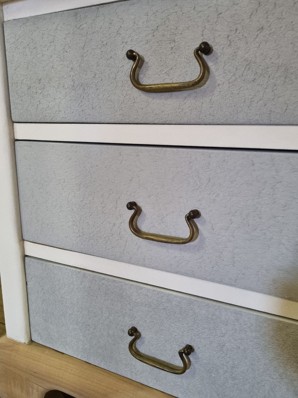 Comodini: Nachttisch/Kommode Holz/weiss Shabby Chic, 3 Schubladen – Usato da Wil SG venduto da optimus07 3