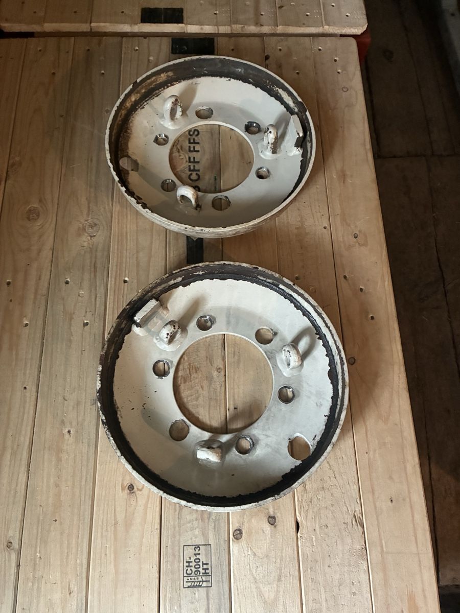 Pneus & Kompletträder: Doppelrad Flansch/Teller zu Schiltrac – Gebraucht aus Schangnau von UeliK0102