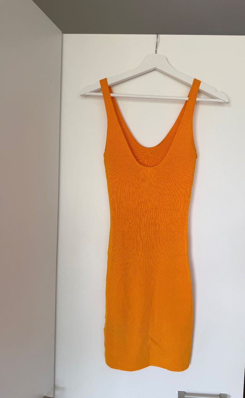 H&M Robes: Kleid orange kurz – D'occasion à Staufen par am_clothing