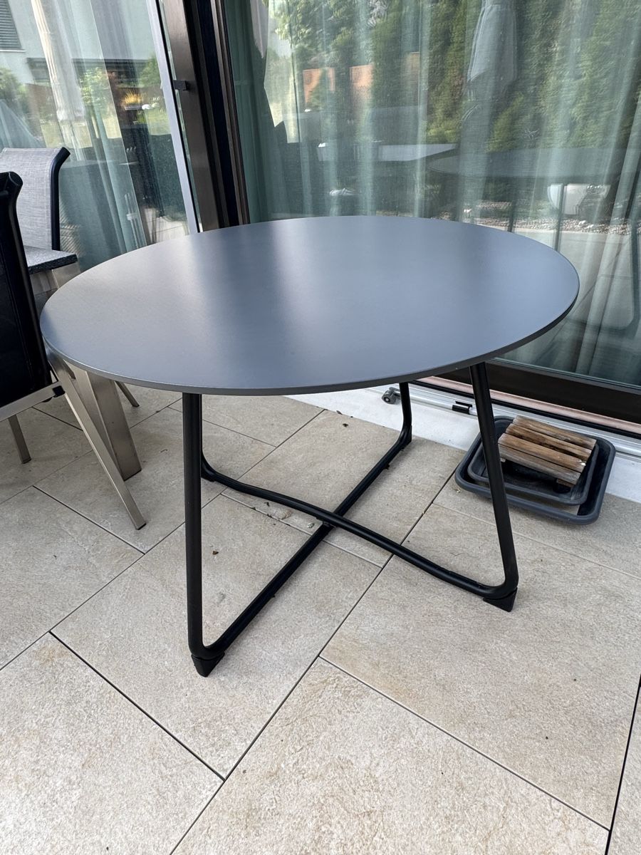 Tavoli: Gartentisch rund, Gestell aus Aluminium schwarz – Usato da Gutenswil venduto da eliane67