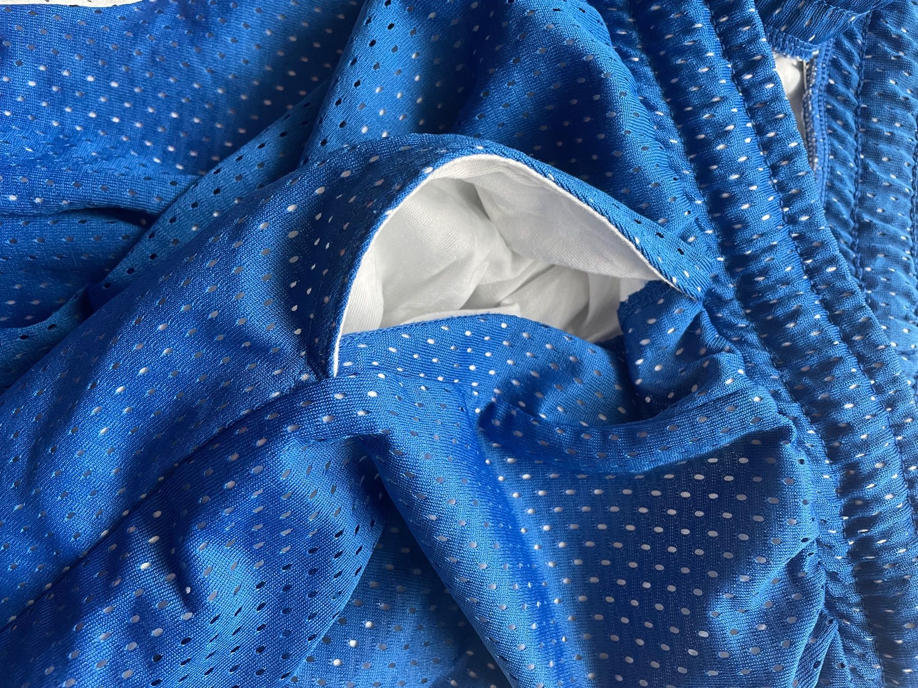 Benetton Hosen: Benetton Shorts, Gr. 176 oder 164, Top Zustand! – Gebraucht aus Winterthur von crave 6