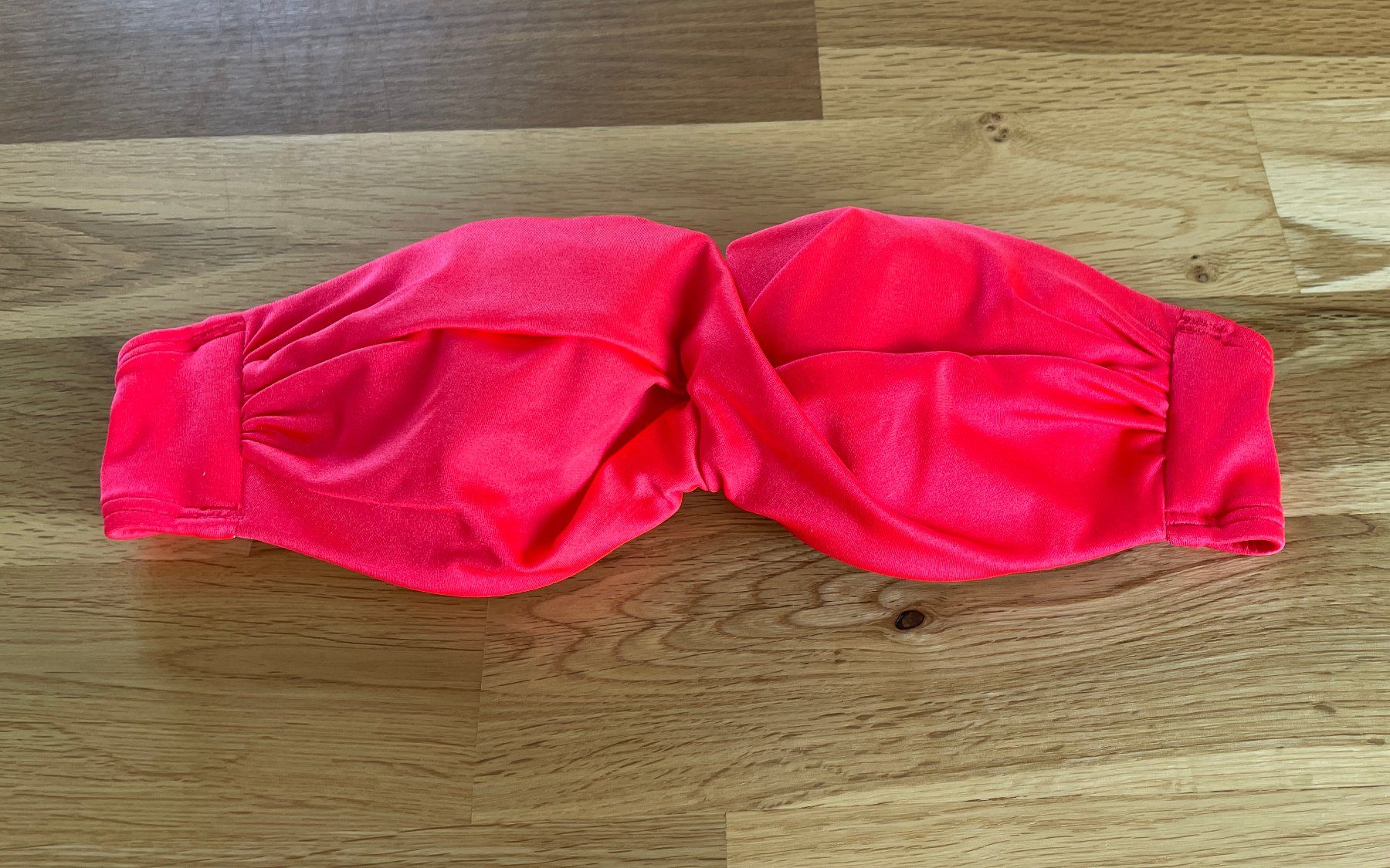 Victoria's Secret Costumi da bagno & Bikini: Bikini Top, Victoria's Secret – Nuovo (secondo la descrizione) da Burgdorf venduto da Crown.