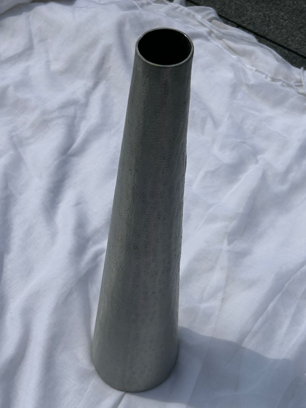 Vasi & Recipienti: Grosse Aluminium Statement Vase 51 cm modernes Design Boho – Usato da Regensdorf venduto da Spyke55 5