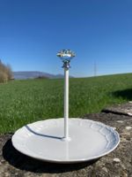 ETAGERE  MIT  GESCHLIFFENEM  GLASKOPF