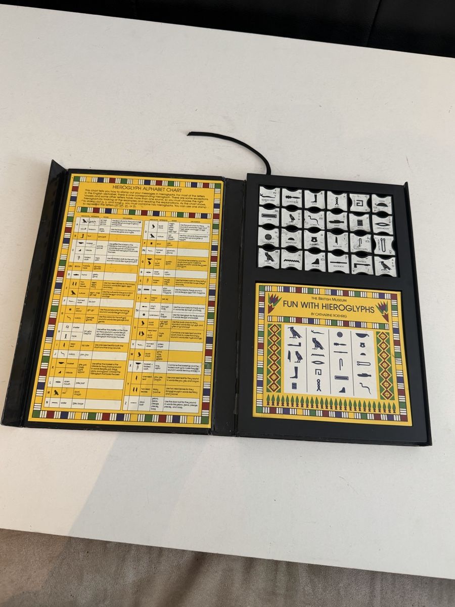 Giochi: British Museum Fun With Hieroglyphs Komplett Set – Usato da Genève venduto da sho_67qj 2