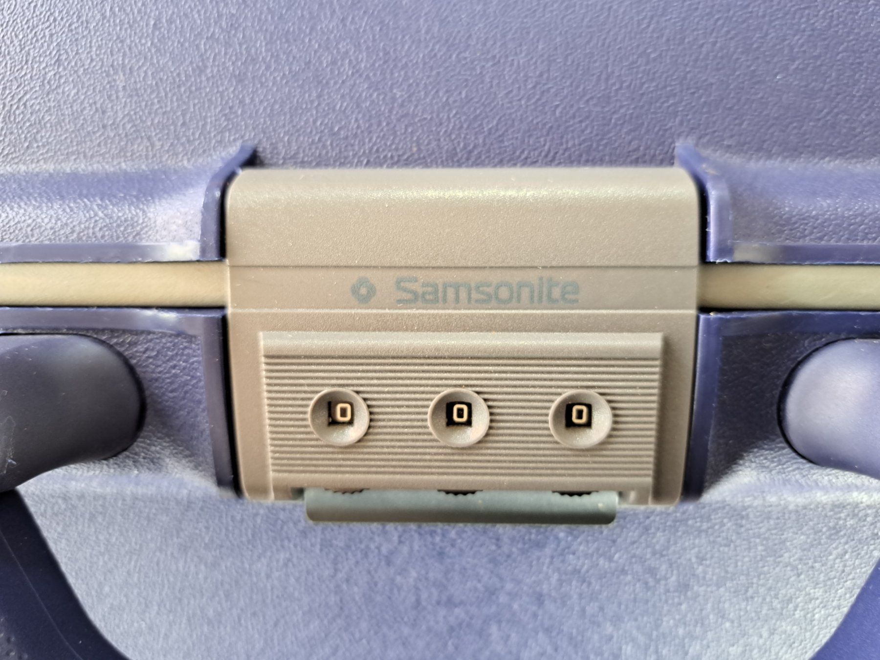 Samsonite Reisekoffer: Samsonite Koffer  ca. 63 x 53 x 20 cm – Gebraucht aus Langendorf von  2