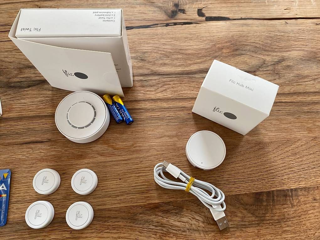Videocamere: Flic Button Set mit Hub und Twist - inkl. gratis Versand – Usato da Altdorf UR venduto da flueeler 1