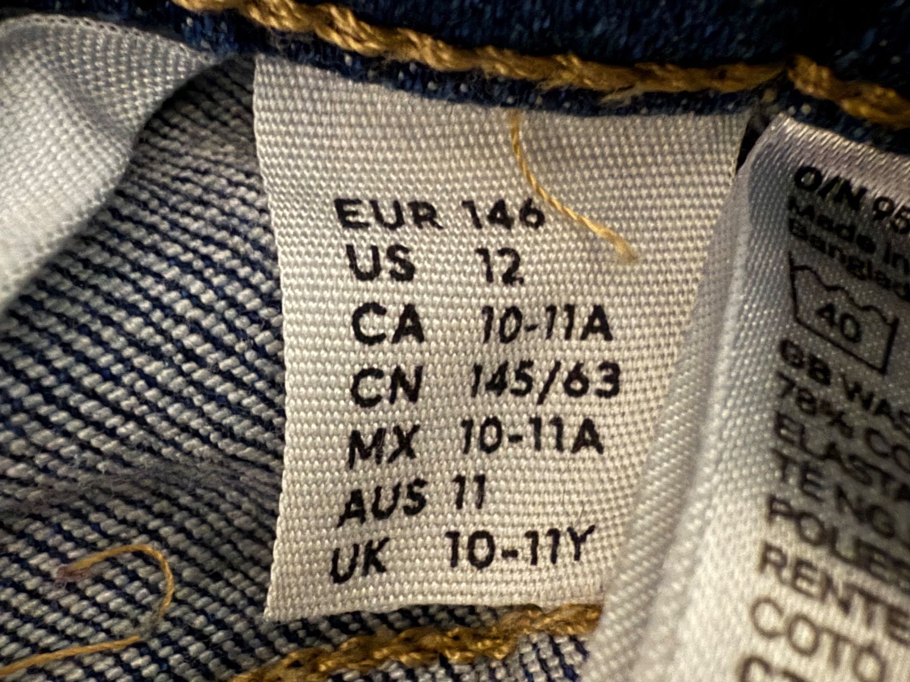 H&M Hosen: H&M Jeans Bootcut, Grösse 146, Top Zustand – Gebraucht aus Hundwil von Sandysan1702 3