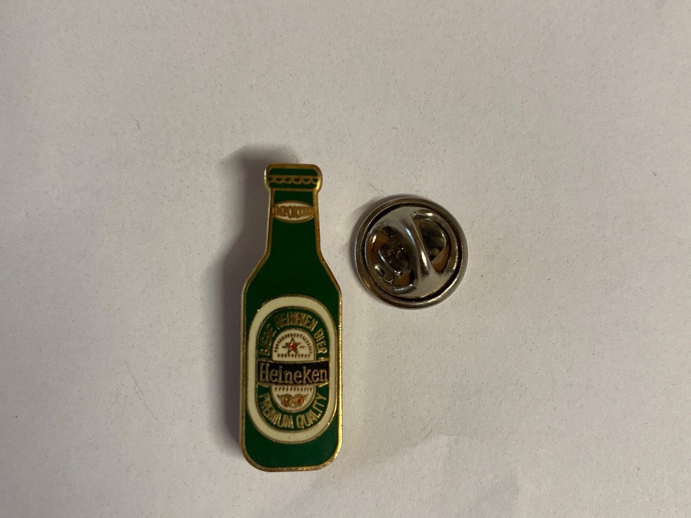 Heineken Placchette & Badge: PIN'S - HEINEKEN - BIERE – Usato da Le Brassus venduto da cinema13