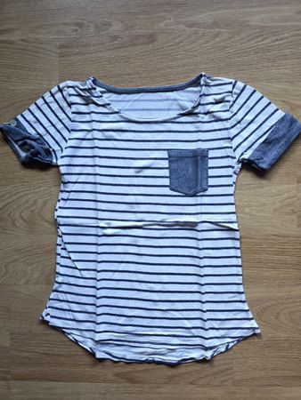 T-shirt rayé bleu et blanc
