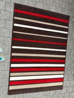 Teppich in Rot, Weiß und Braun