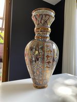 Grosse alte Vase