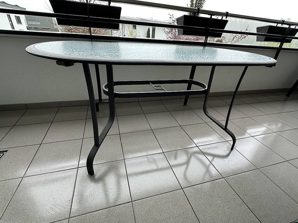 Set di tavolo e panche: Gartentisch mit 4 Stühlen  – Usato da Oberbüren venduto da pamuk05 1