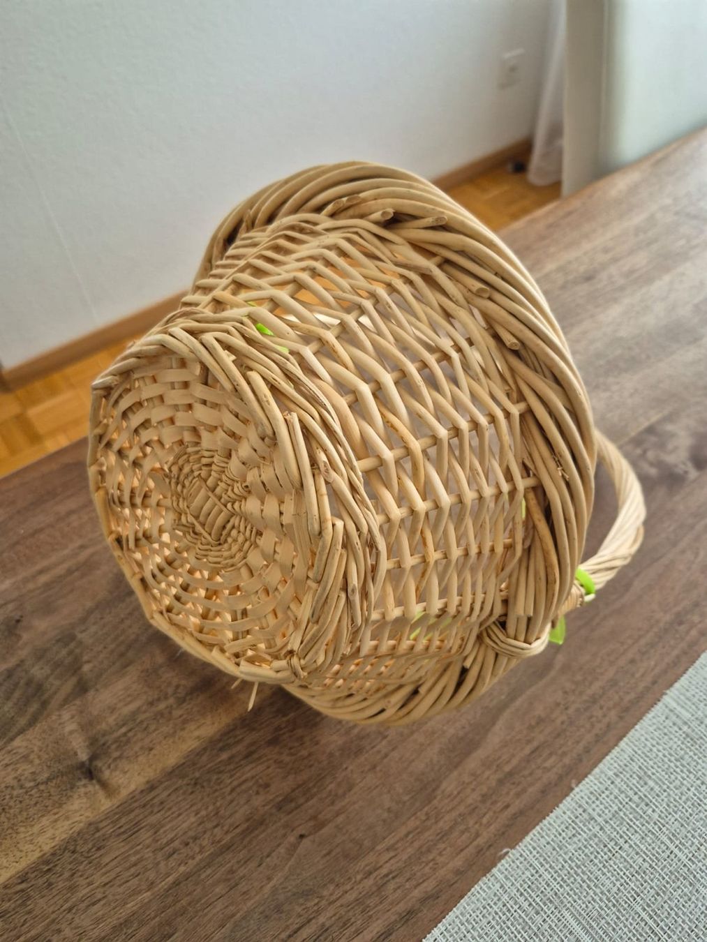 Autres articles pour la maison: Korb aus Weide, für Deko oder Geschenkkorb – D'occasion à Emmenbrücke par thokasaluni 1
