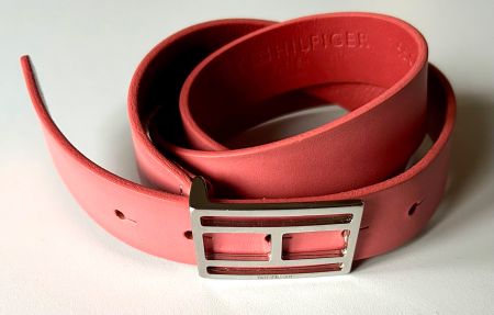 Rosa Ledergürtel, mit silbernen Schnalle, Tommy Hilfiger