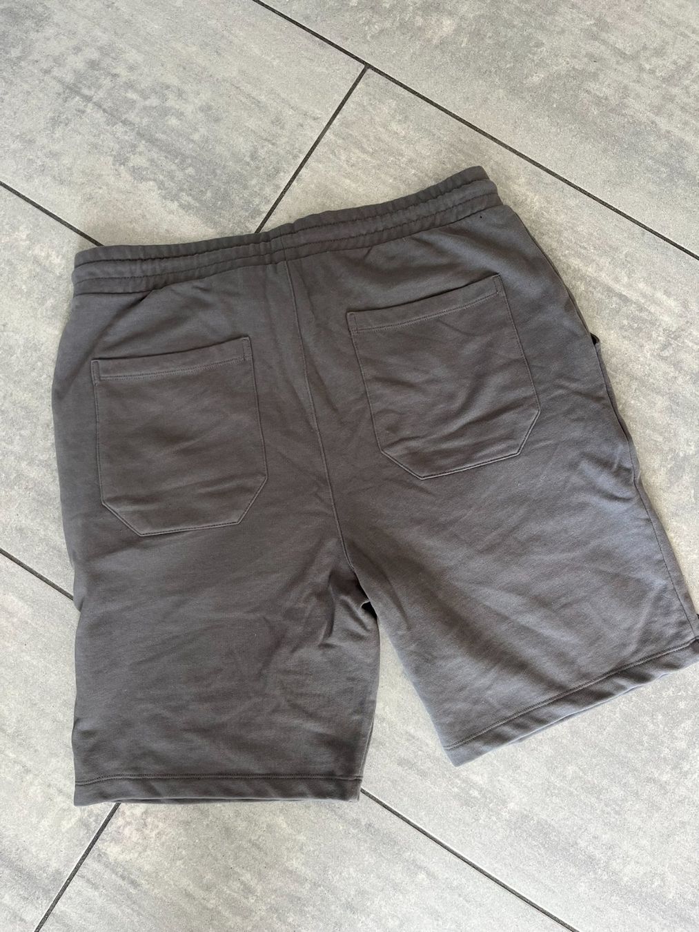 Pantaloni: Shorts Baumwolle Grau – Usato da Otelfingen venduto da Denis_ZH 1
