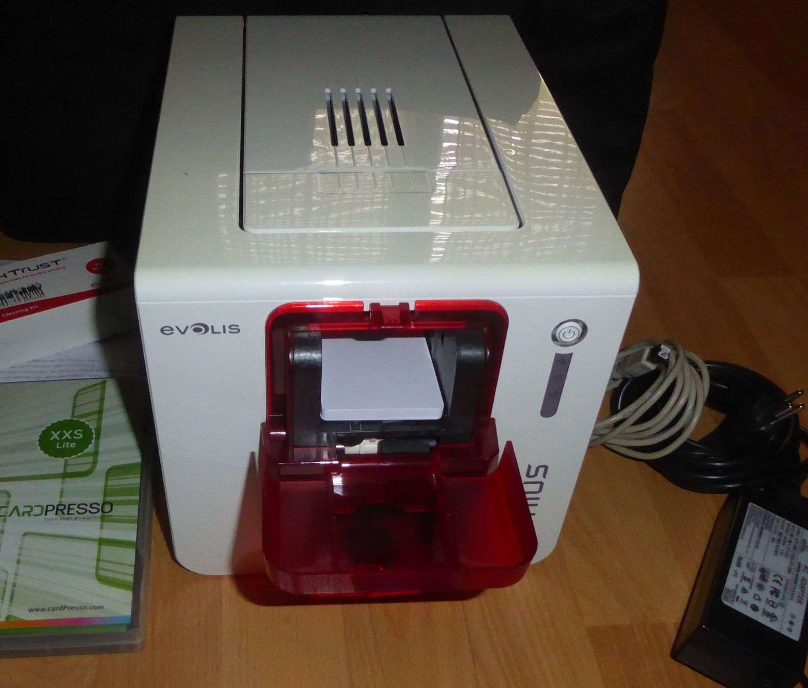 Evolis Stampanti: Evolis Zenius Classic Kartendrucker ZN1U0000RS – Usato da Männedorf venduto da livesteam 5