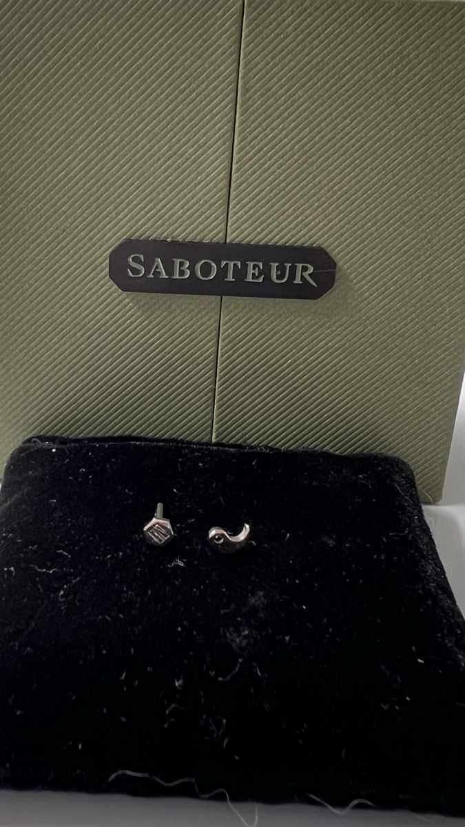 Ohrringe & -stecker: Saboteur Ohrring oder Piercing in Weissgold – Gebraucht aus Wetzikon ZH von KikiZu 1