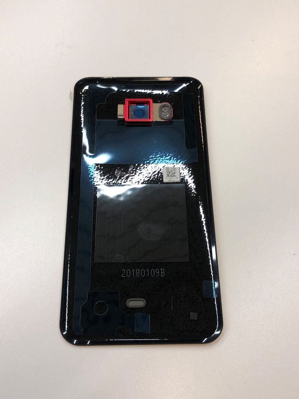 HTC Cover & Protezioni schermo: HTC U11 Akkudeckel Rot – Nuovo e nell'imballaggio originale da bern venduto da reptechnic 1