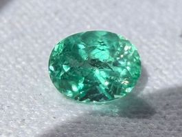SMARAGD  bläulich/grün oval  0.27cts  Ural/Sibirien
