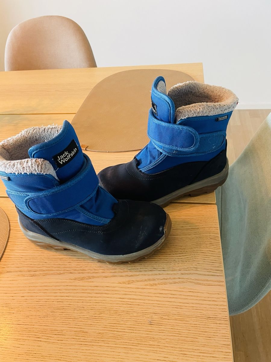Jack Wolfskin Scarpe per ragazzi: Jack Wolfskin Schnee-Boots 33 – Usato da Oberneunforn venduto da Jonasdietschi