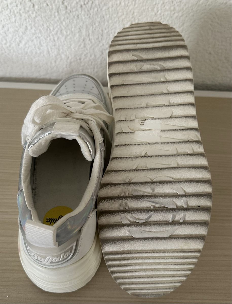 Buffalo Chaussures femmes: Buffalo Sneaker Gr. 37 – D'occasion à Mauensee par Braut-kleid 3