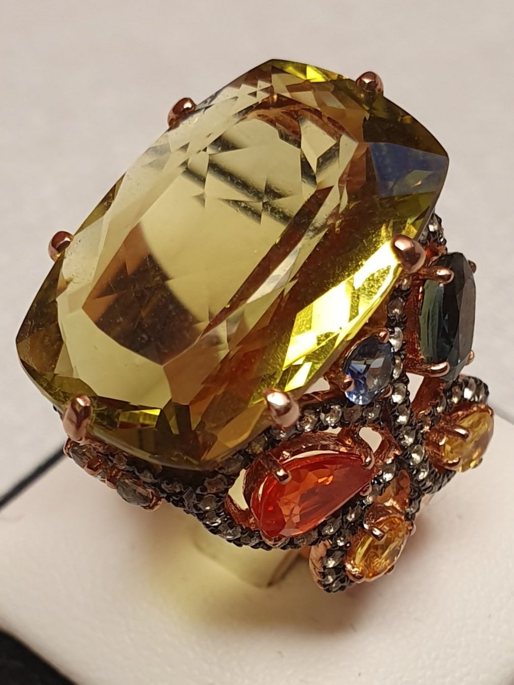 Anelli: Verspieltes Statement Ring mit Zitrin und Edelsteinen – Nuovo e nell'imballaggio originale da Zürich venduto da adriben 8