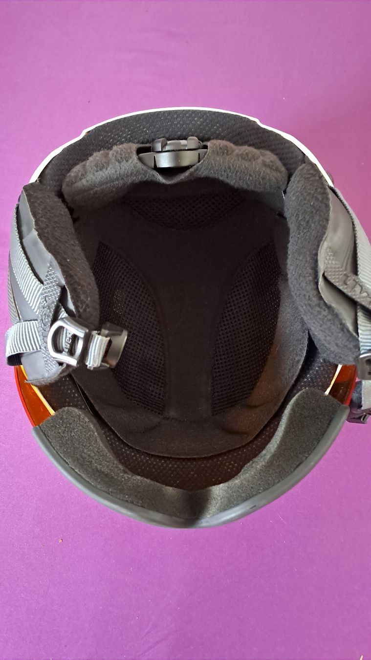 Uvex Helme: Skihelm Uvex 53-56cm – Gebraucht aus Unteriberg von 12Schneehasen 3