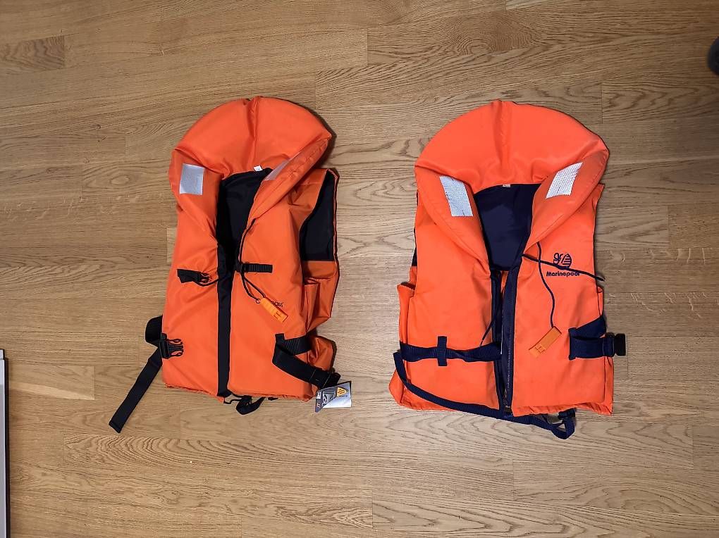 Giubbotti di salvataggio: 2x Rettungsweste | Marinepool & Compass | 70-90 Kg – Usato da Wetzikon ZH venduto da etc_jjd9