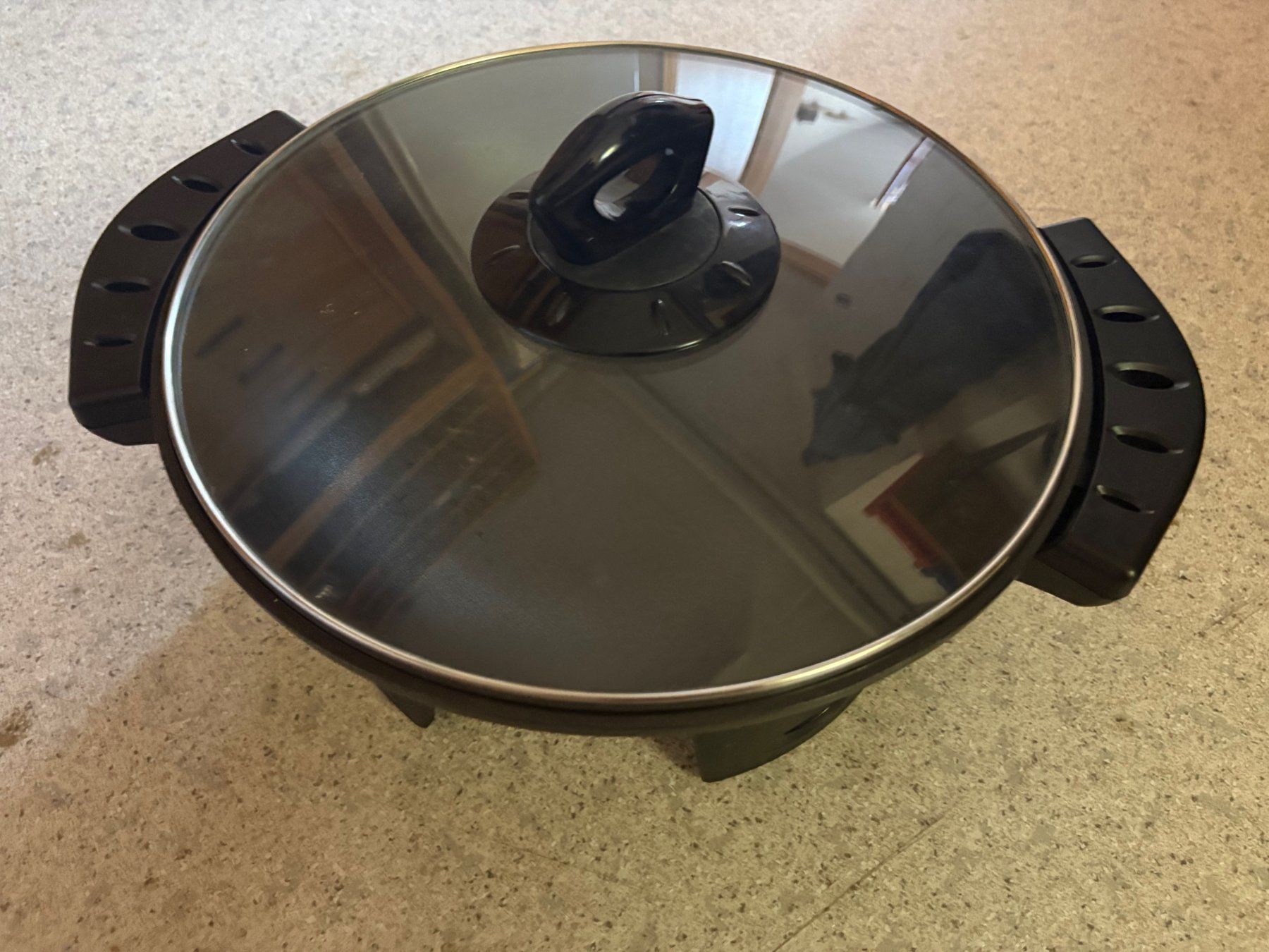 Pfannen: Elektro-Wok – Gebraucht aus Märwil von wonderdeal