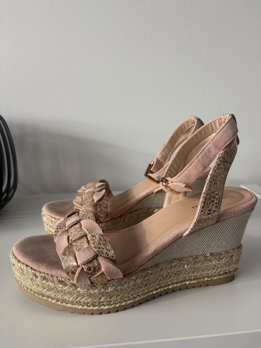 Damenschuhe: Plattformsandaletten Gr 38  – Gebraucht aus Othmarsingen von che_n8zz 1