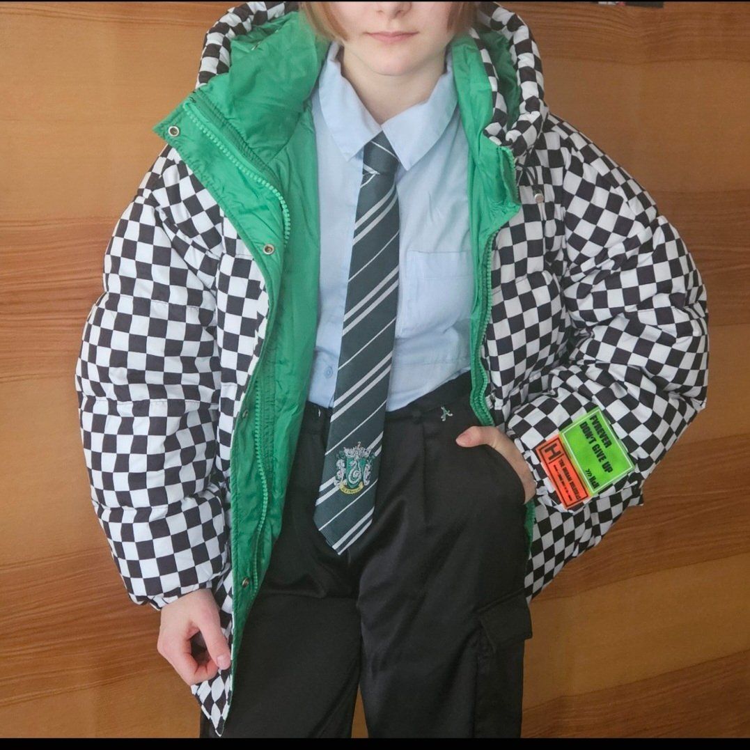 Giacche: Schwarz-weisse Oversize Winterjacke mit Karomuster – Usato da Wittnau venduto da nat_lby6