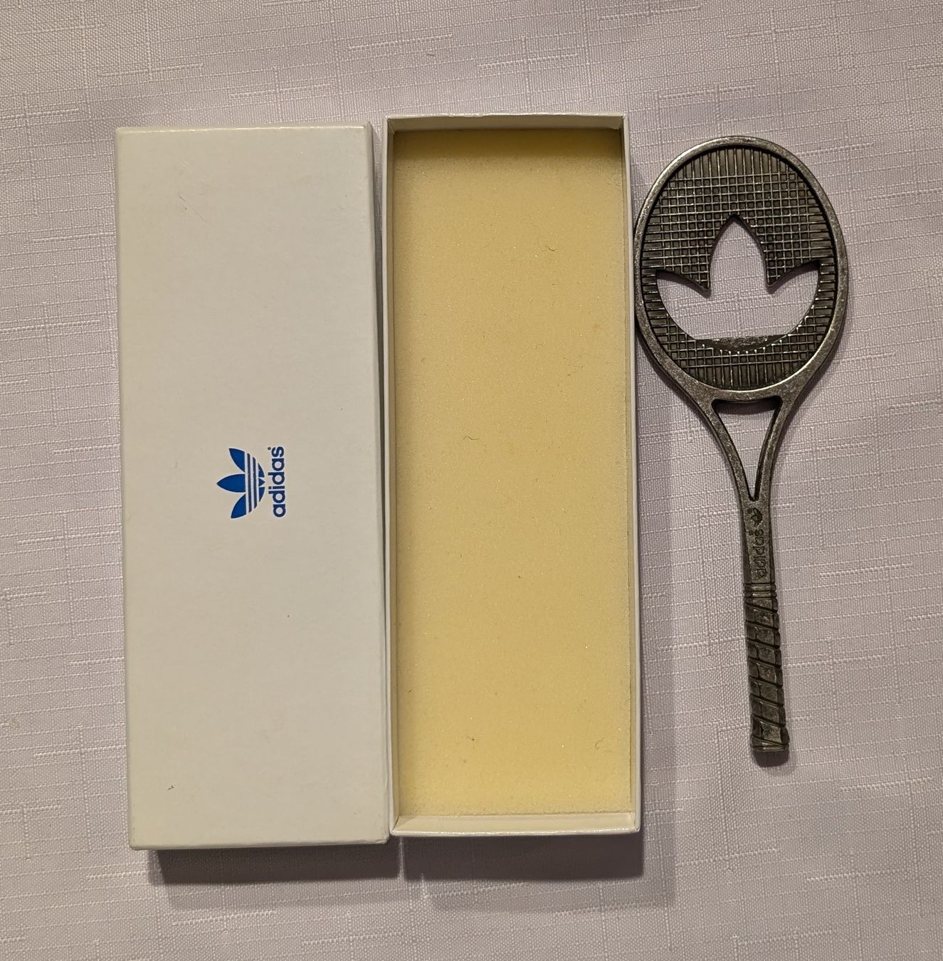 Apribottiglie & Tappi per chiusura: Adidas Flaschenöffner Tennisschläger – Nuovo (secondo la descrizione) da Wängi venduto da ABIZONE-86 2