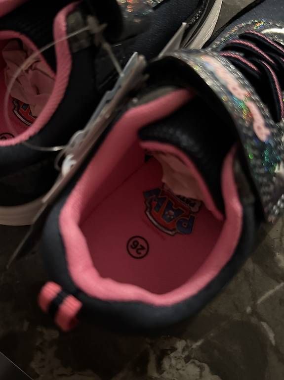 Schuhe für Mädchen: Paw Patrol Schuhe Gr.26 – Gebraucht aus Zürich von aliciasp 1
