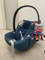 Cybex Cloud Z Plus in blau inkl. Babyeinlage 