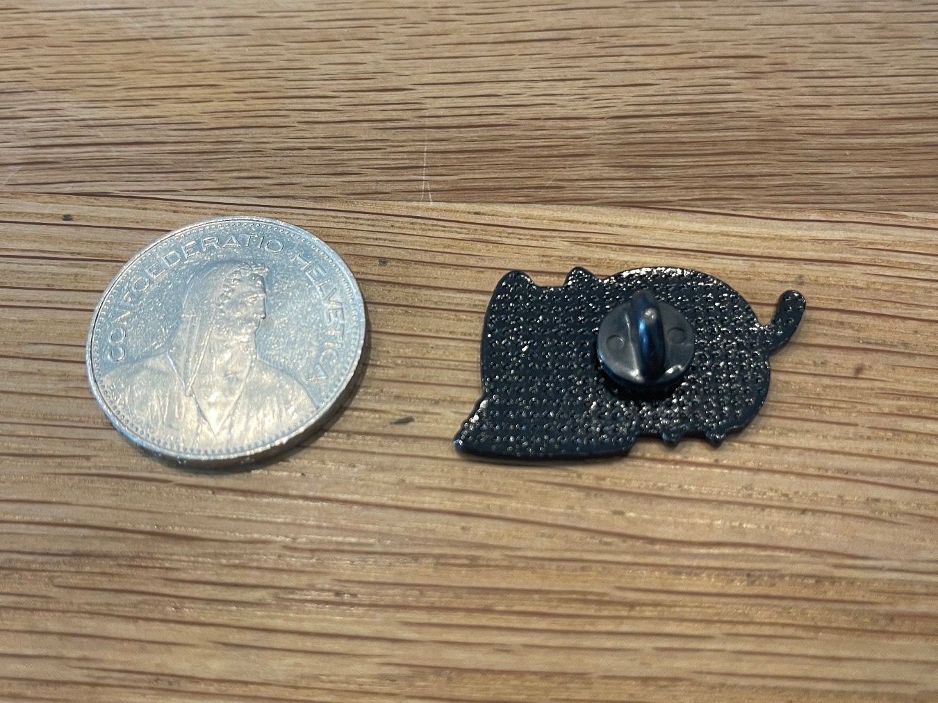 Plaketten & Abzeichen: Cat eating Spaghetti Meme Pin – Gebraucht aus Biel/Bienne von bas_c8yf 2